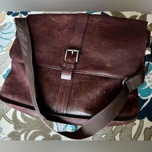 Wilson's  Leather Messenger Bag